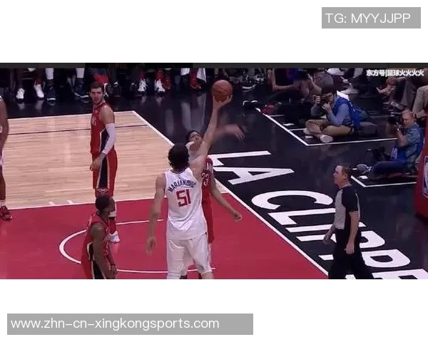 帕金斯对浓眉身材变化的看法：树立榜样保持良好体型的重要性